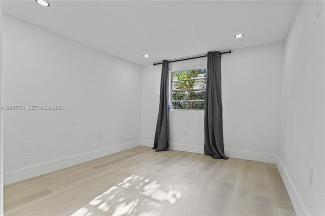 Building Photo - 171 W 13th St