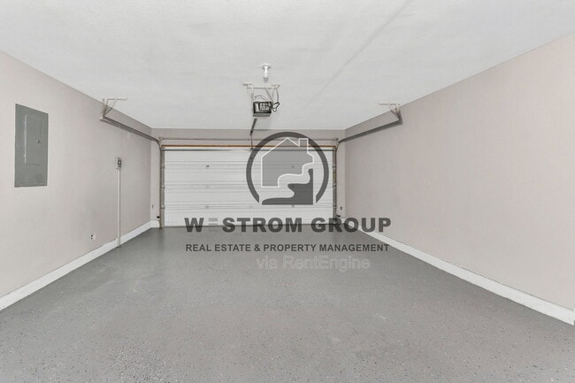 Building Photo - 2201 Sweetwood Dr