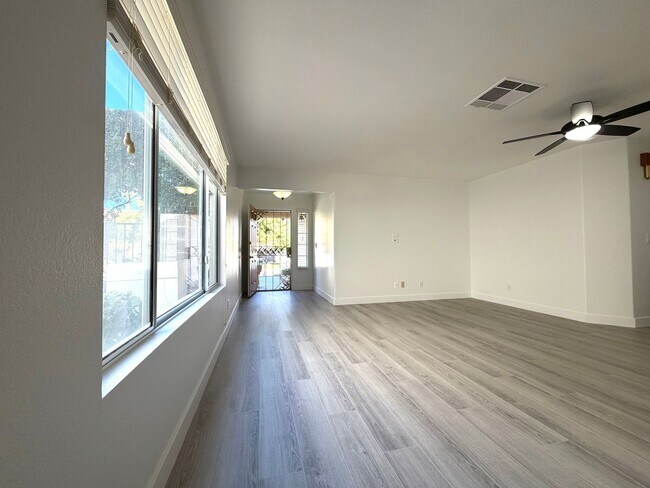 Building Photo - 9449 Amber Valley Ln