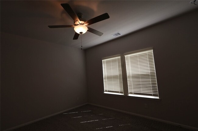 Building Photo - 67 Courageous Side Way