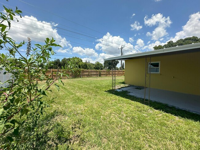 Building Photo - 3335 Dudley St