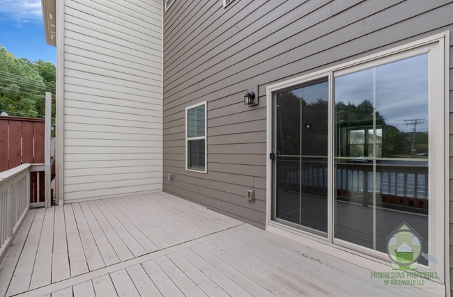 Building Photo - 113 Eagle Wood Dr