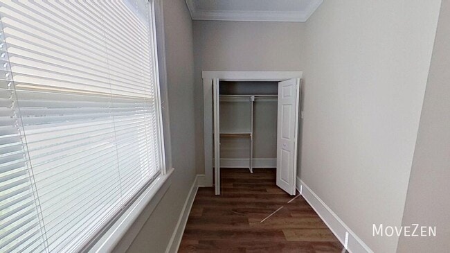 Building Photo - 9 Ratcale Ln