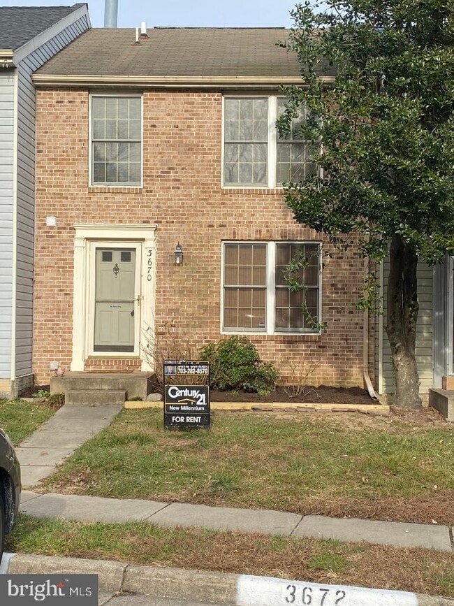 Building Photo - 3670 Woodhaven Ct