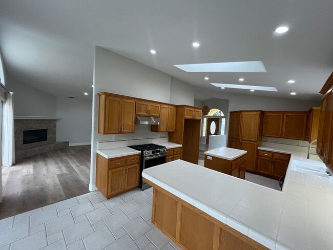 Building Photo - 2825 Cathedral Ln