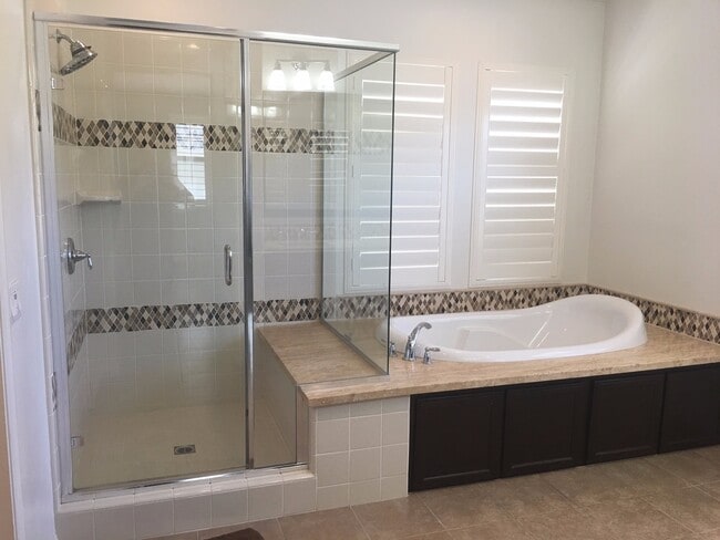 Building Photo - Move in Ready Home in the Beautiful Del Su...