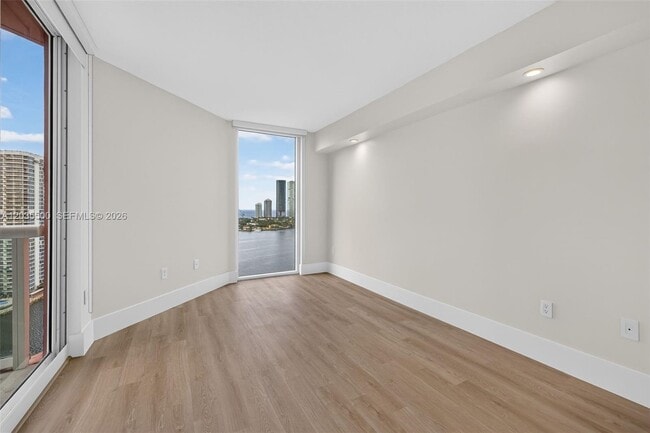Building Photo - 3370 Hidden Bay Dr
