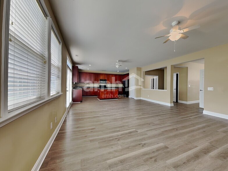 Building Photo - 2845 Roundleaf Ct