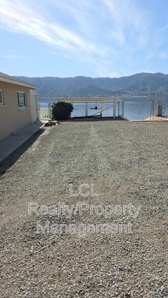 Building Photo - 17977 Lakeshore Dr