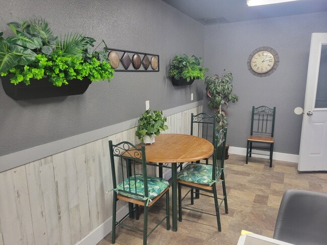 Building Photo - "Charming Studio Retreat in Stanley: Cozy 500 Sq Ft Haven with Full Bath!"