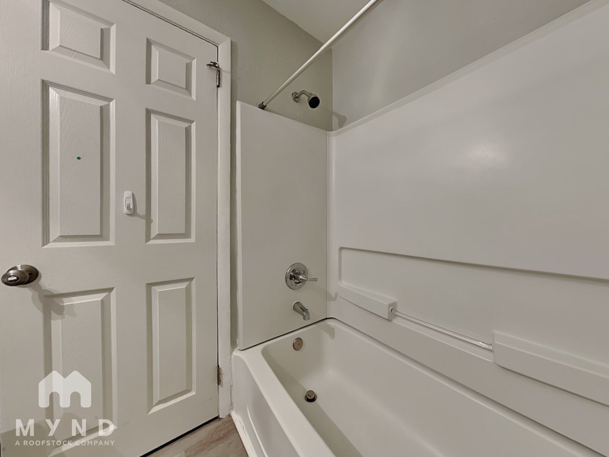 Building Photo - 1033 Busac Ave