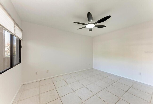 Building Photo - 835 S Osprey Ave