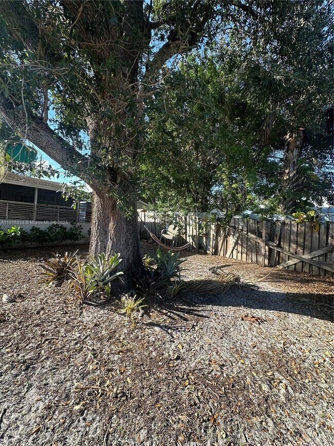 Building Photo - 2421 N 57th Terrace