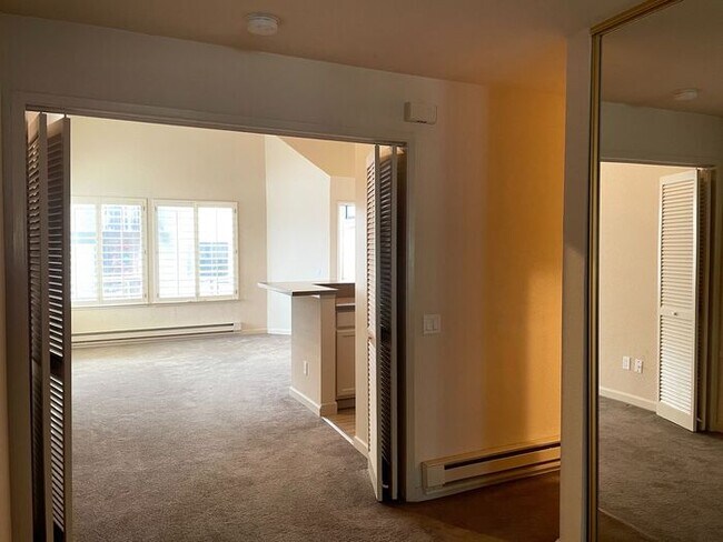 Building Photo - 1 Surf Way