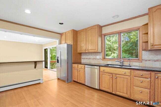 Building Photo - 122 Deforest Rd