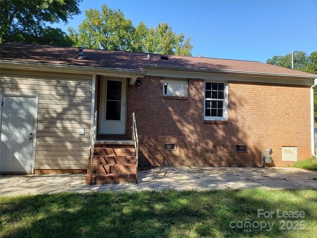 Building Photo - 4409 Brooktree Dr