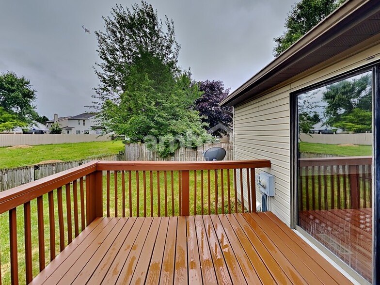 Building Photo - 6948 Kinston Dr