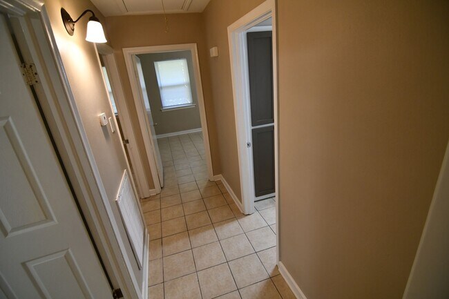 Building Photo - Must See!  Newly renovated, 3 bedroom, 1 bath home in Brownsfield off Plank Road