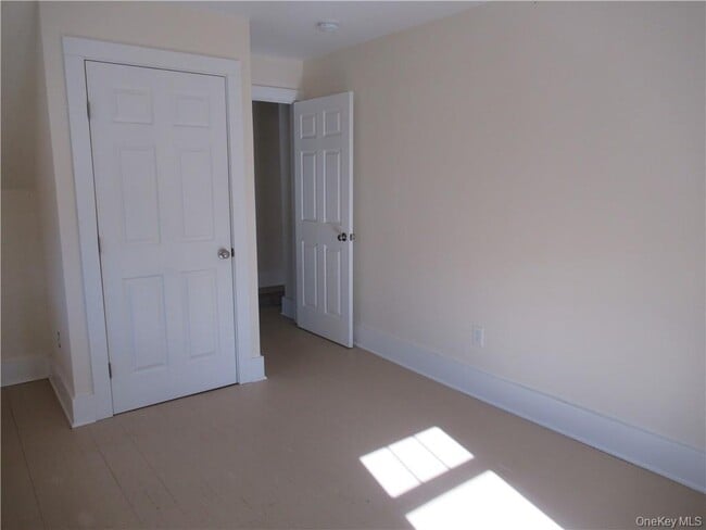 Building Photo - 198 Big Island Rd