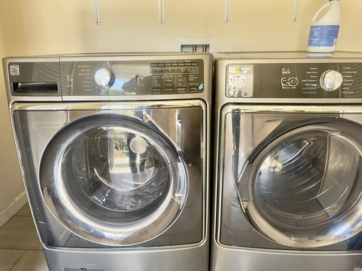 Building Photo - 2211 Haste St