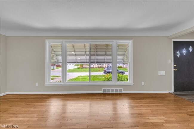 Building Photo - 29210 Green Dr