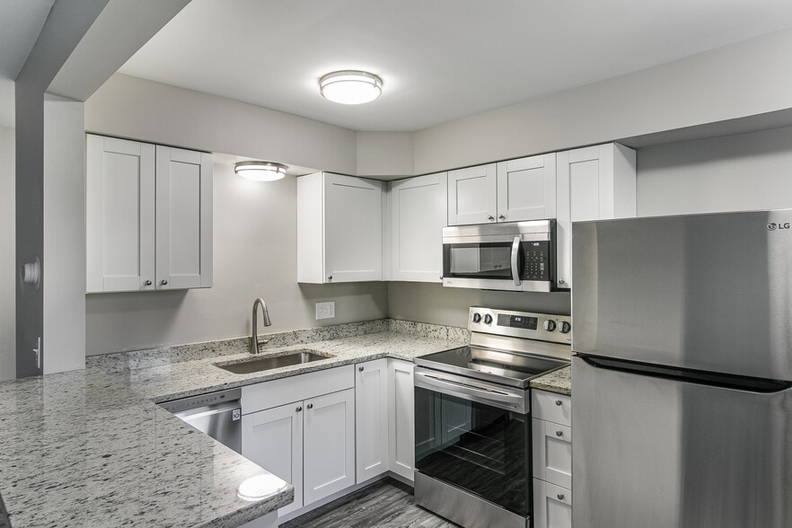 Building Photo - Wilshire Apartments