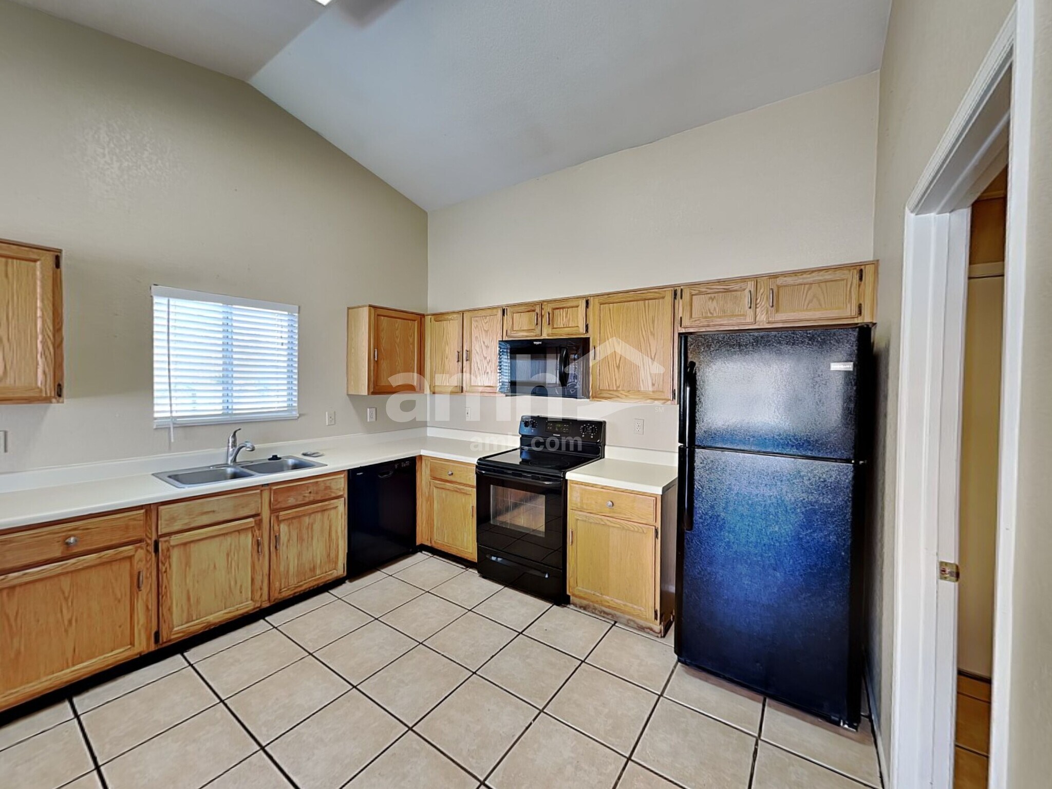 Building Photo - 9915 E Paseo Juan Tabo