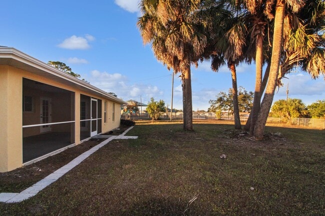 Building Photo - North Port Annual Home for Rent