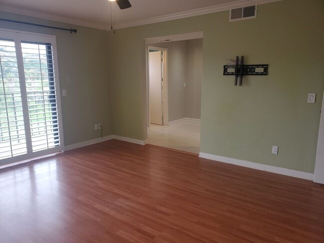 Building Photo - 6780 Mission Gorge Rd