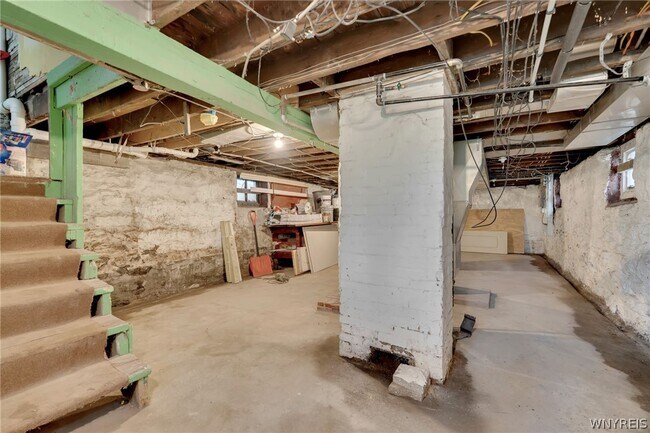 Building Photo - 1097 Tonawanda St