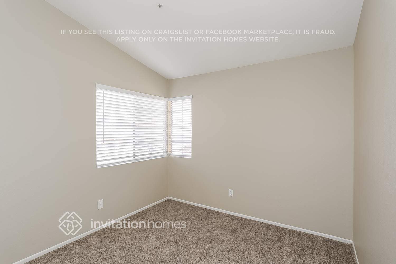 Building Photo - 15395 Villaba Rd