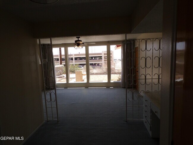 Building Photo - 4820 Louisiana St