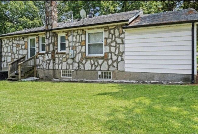 Building Photo - Stone Rental