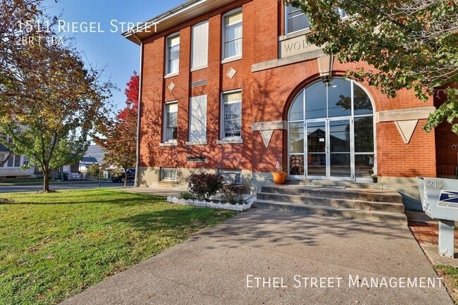 Building Photo - 1511 Riegel St