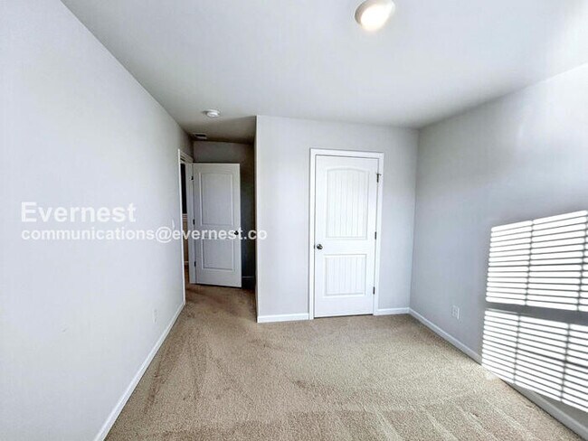 Building Photo - 1819 Wellwood LN