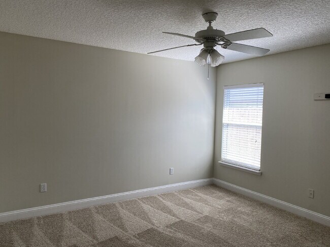 Building Photo - 9533 Maidstone Mill Dr W