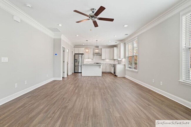 Building Photo - RESORT LIVING IN DESIRABLE SALUDA RIVER CLUB