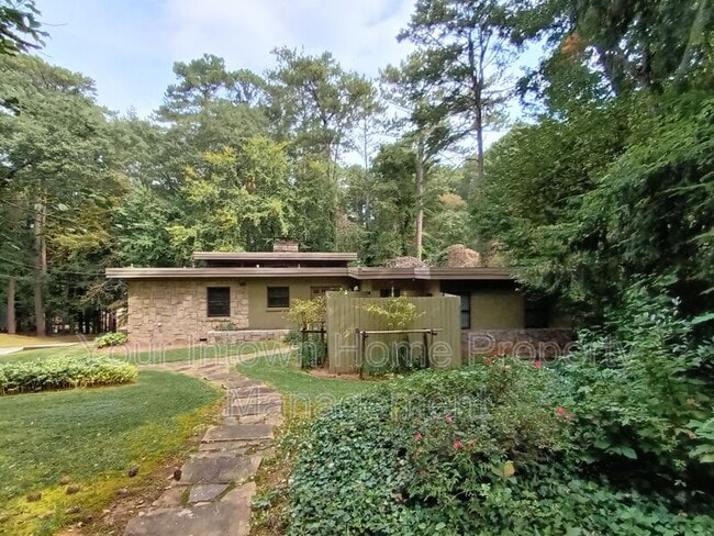 Building Photo - 1876 Mason Mill Rd