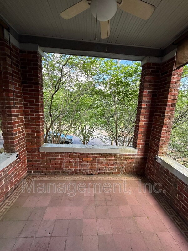 Building Photo - 7 S Monterey St