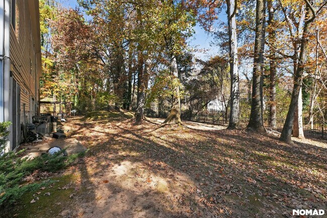 Building Photo - 405 Fairburn Rd SW