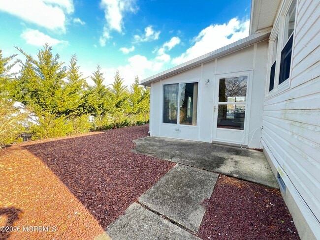 Building Photo - 9 Westport Dr