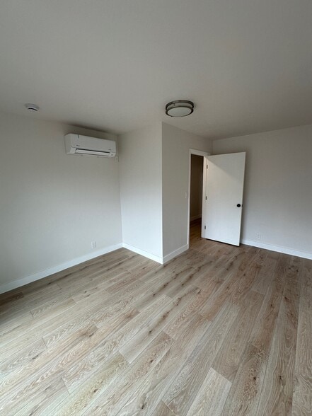 Building Photo - 432 Abbot Ave