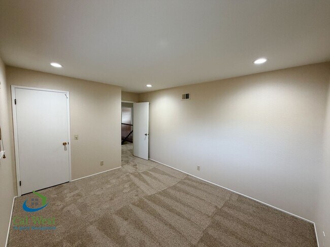 Building Photo - $4895 - Beautiful and Well Maintained South Gilroy Home w/ Salt Water Pool!!