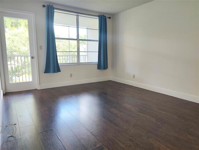 Building Photo - 4025 N Federal Hwy