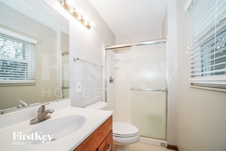 Building Photo - 819 Lindenhaven Ct