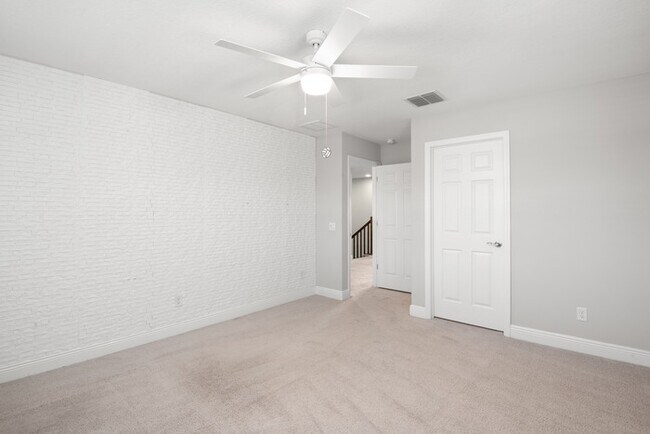 Building Photo - BEUATIFUL Home For Rent in South Cove!