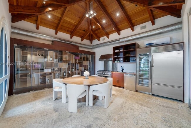 Building Photo - 16 Palm Ave