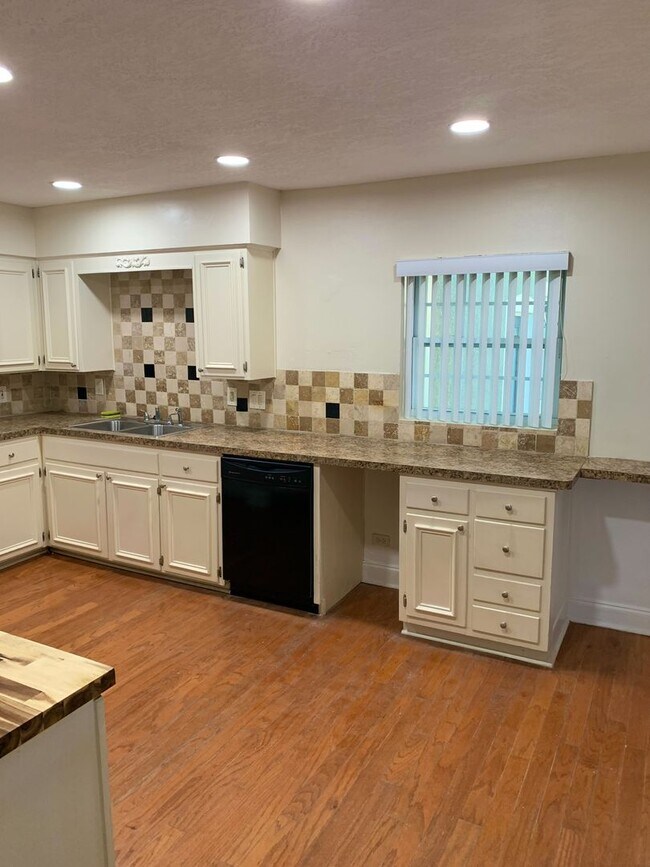 Building Photo - Spacious Winter Park Village area house fo...