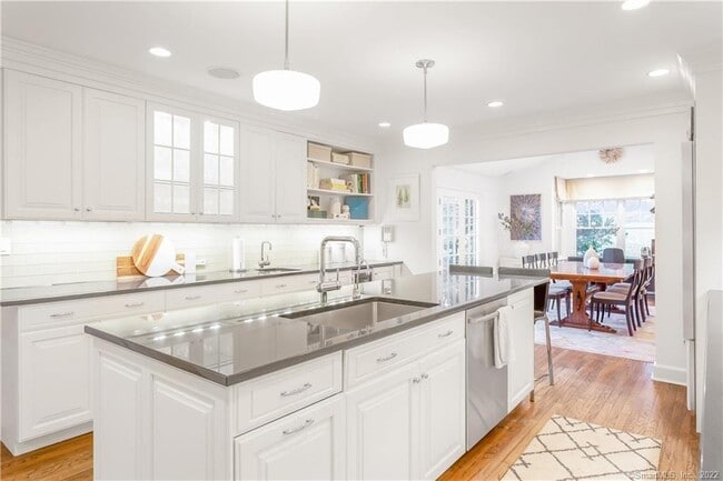 Building Photo - 6 Searles Rd