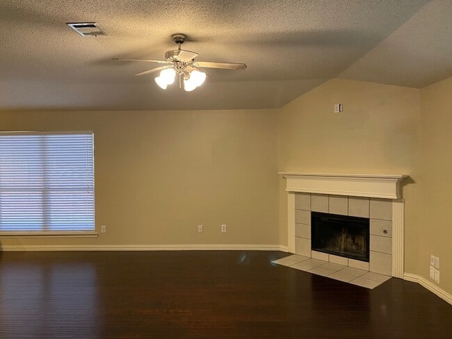 Building Photo - 9909 Carter Dr